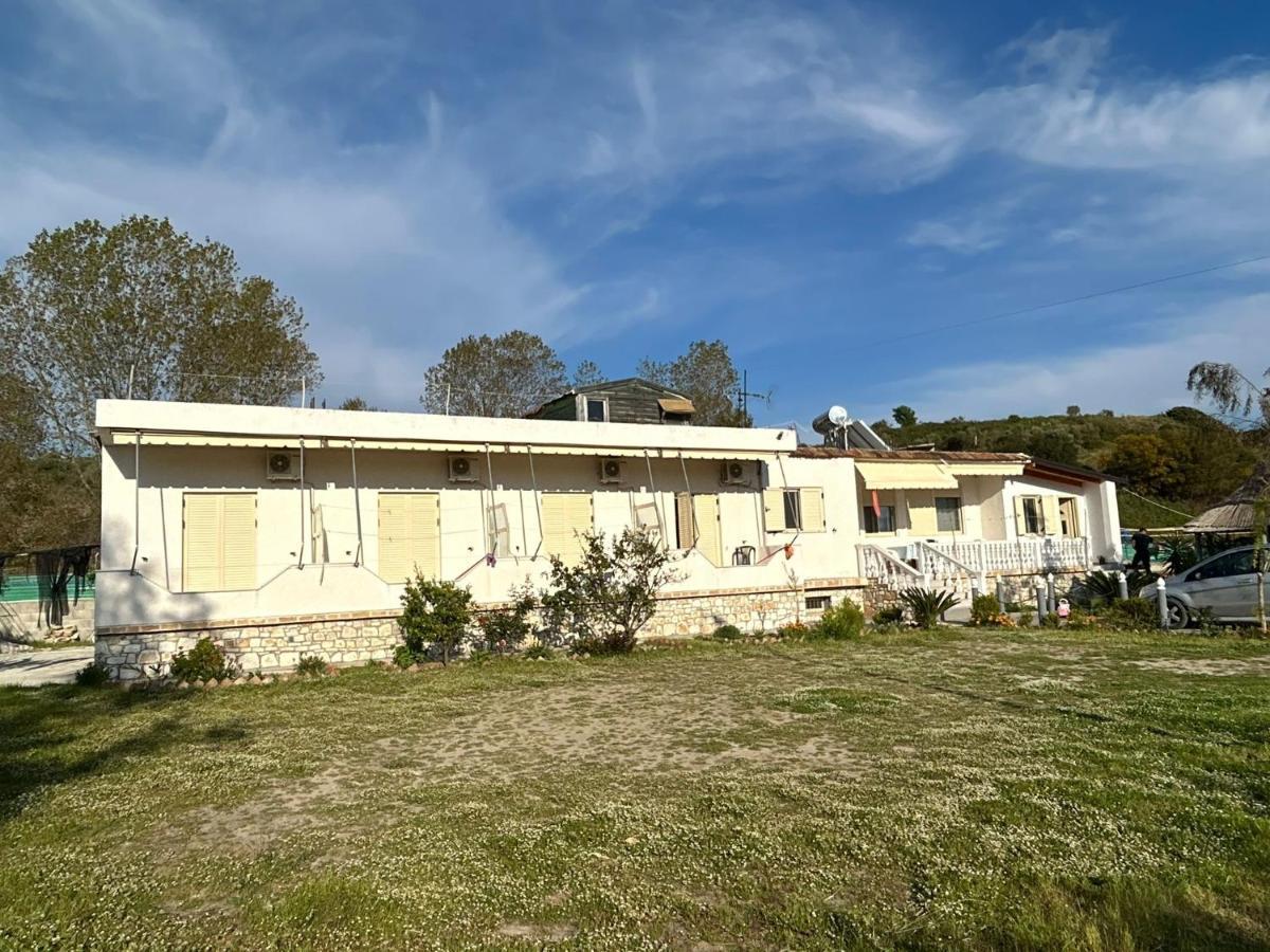 Zverneci Hotel Vila Andi מראה חיצוני תמונה