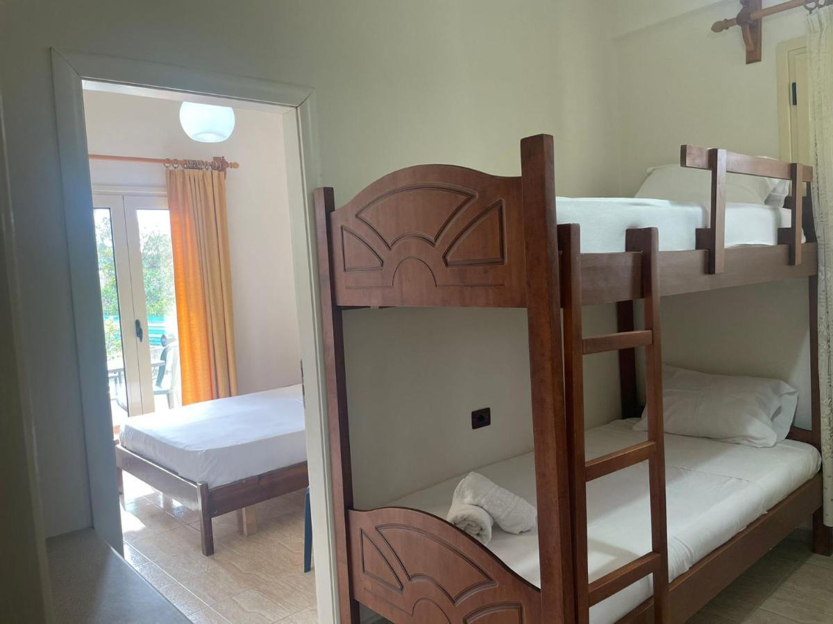 Zverneci Hotel Vila Andi מראה חיצוני תמונה