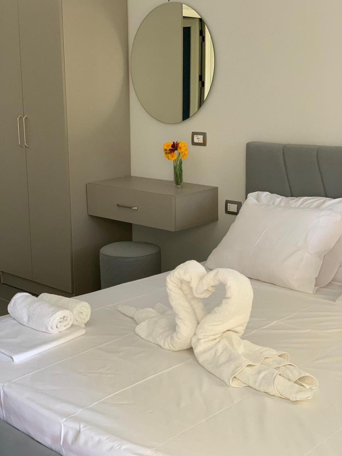 Zverneci Hotel Vila Andi מראה חיצוני תמונה