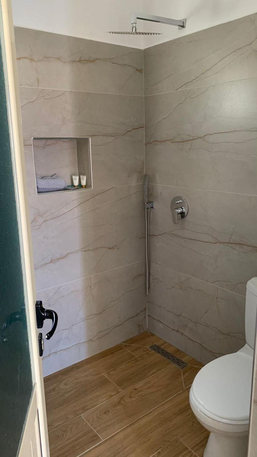 Zverneci Hotel Vila Andi מראה חיצוני תמונה